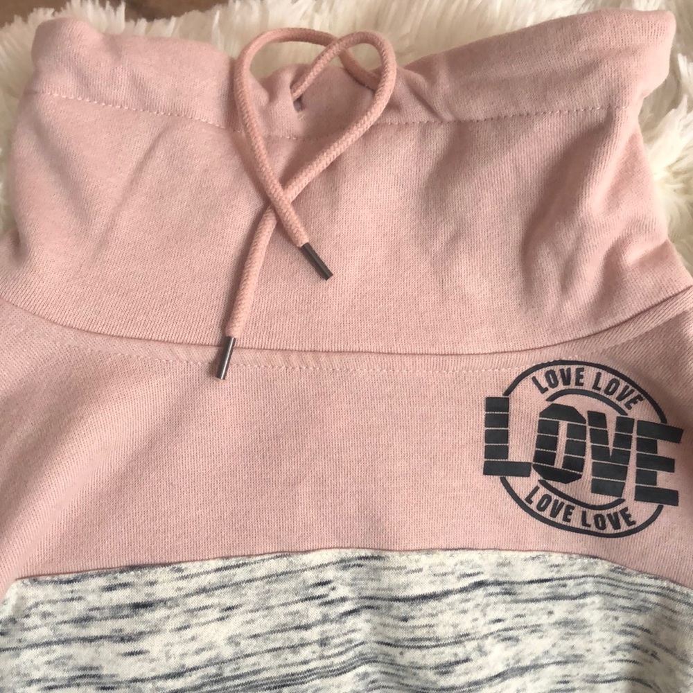 Tracksuit - Picture 2 of 8